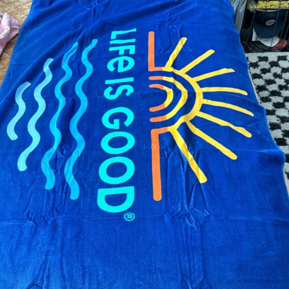 LIFE IS GOOD large beach towel! Dark background keeps it looking fresh ☀zoom in